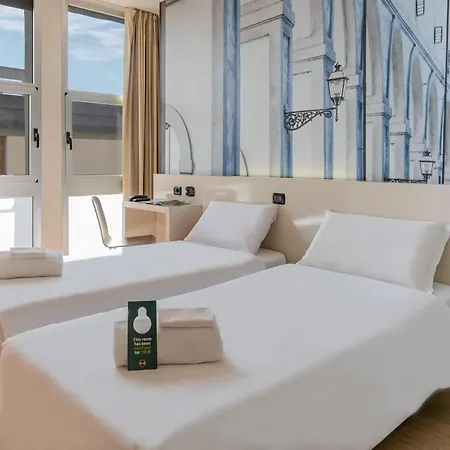 Center Hotel 3*